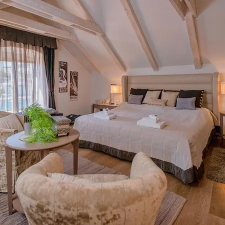 5br City Centre Hvar - What'app - 0034-635-518-216 - For Reservations! * Hvar Town