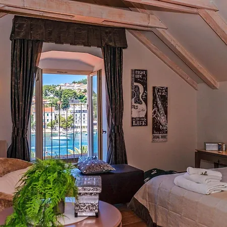 5br City Centre Hvar - What'app - 0034-635-518-216 - For Reservations! * Hvar Town