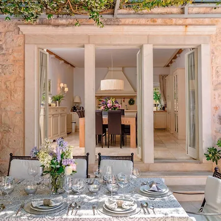 5br City Centre Hvar - What'app - 0034-635-518-216 - For Reservations! Villa