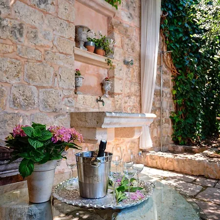 5br City Centre Hvar - What'app - 0034-635-518-216 - For Reservations! Hvar Town