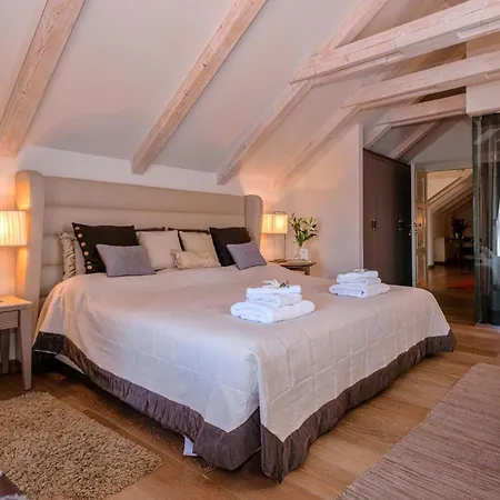 5br City Centre Hvar - What'app - 0034-635-518-216 - For Reservations! * Hvar Town