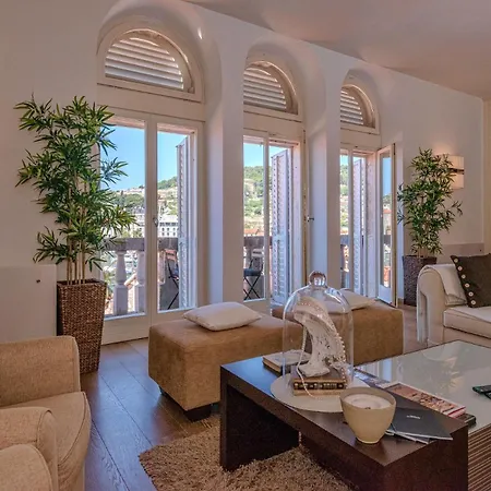 Vila 5br City Centre Hvar - What'app - 0034-635-518-216 - For Reservations! Hvar Town